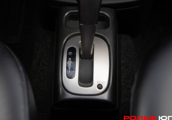 Подержанный автомобиль Nissan Note 2007 года (17 фото)