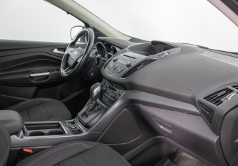 Подержанный автомобиль Ford Kuga 2018 года (9 фото)