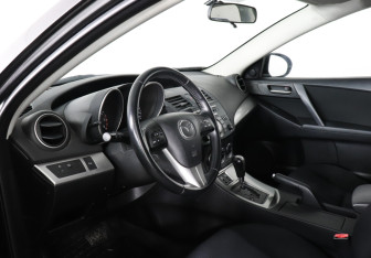 Подержанный автомобиль Mazda 3 Sedan 2010 года (9 фото)