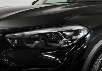 Подержанный автомобиль BMW X5 2021 года (8 фото)