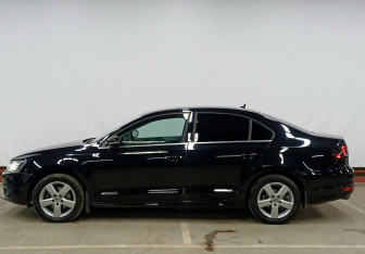 Подержанный автомобиль Volkswagen Jetta Sedan 2014 года (8 фото)