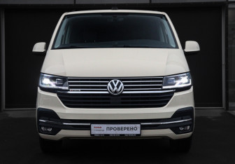 Подержанный автомобиль Volkswagen Caravelle 2021 года (2 фото)