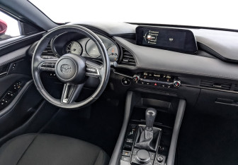 Подержанный автомобиль Mazda 3 Hatchback 2019 года (30 фото)