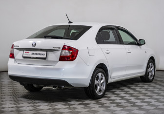 Подержанный автомобиль Skoda Rapid Liftback 2017 года (5 фото)
