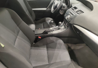 Подержанный автомобиль Mazda 3 Sedan 2011 года (9 фото)