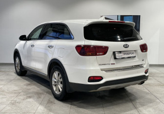 Подержанный автомобиль Kia Sorento 2019 года (7 фото)