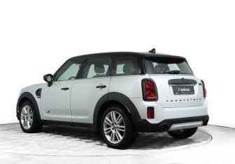 Подержанный автомобиль MINI Countryman 2022 года (7 фото)
