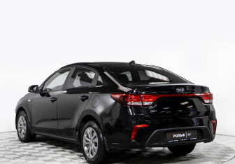 Подержанный автомобиль Nissan Almera Sedan 2006 года (5 фото)