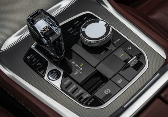 Подержанный автомобиль BMW X6 2020 года (17 фото)