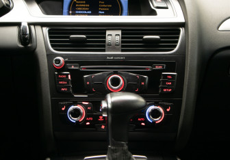 Подержанный автомобиль Audi A4 Sedan 2013 года (20 фото)