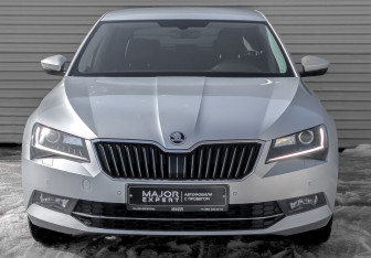 Подержанный автомобиль Skoda Superb Liftback 2018 года (2 фото)