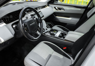 Подержанный автомобиль Land Rover Range Rover Velar 2017 года (14 фото)