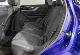 Подержанный автомобиль Hongqi HS5 2024 года (11 фото)