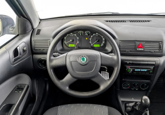 Подержанный автомобиль Skoda Octavia Liftback 2010 года (21 фото)