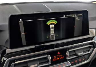 Подержанный автомобиль BMW X4 2021 года (27 фото)