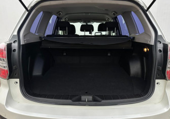 Подержанный автомобиль Subaru Forester Suv 2013 года (15 фото)