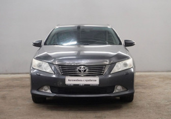 Подержанный автомобиль Toyota Camry Sedan 2012 года (2 фото)