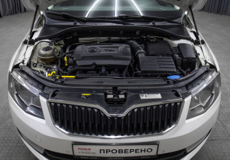 Подержанный автомобиль Skoda Octavia Liftback 2016 года (9 фото)