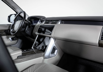 Подержанный автомобиль Land Rover Range Rover 2018 года (9 фото)
