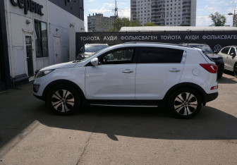 Подержанный автомобиль Kia Sportage 2011 года (8 фото)