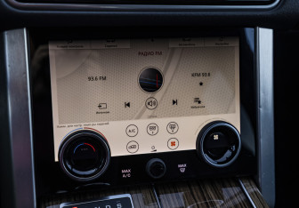 Подержанный автомобиль Land Rover Range Rover 2018 года (16 фото)