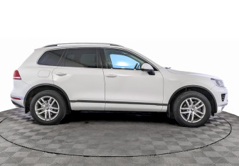 Подержанный автомобиль Volkswagen Touareg 2016 года (4 фото)