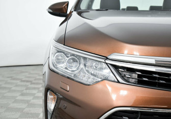 Подержанный автомобиль Toyota Camry Sedan 2017 года (7 фото)