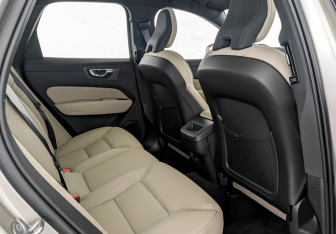 Новый Volvo XC60 2025 (12 фото)