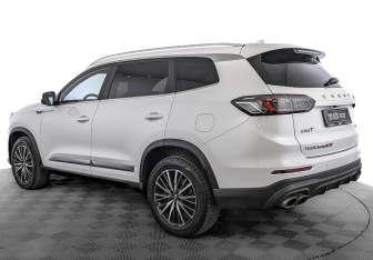 Подержанный автомобиль Chery Tiggo 8 Pro Max 2022 года (7 фото)