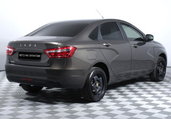 Подержанный автомобиль LADA (ВАЗ) Vesta Sedan 2019 года (3 фото)