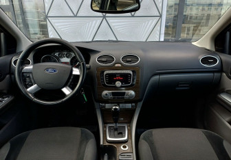Подержанный автомобиль Ford Focus Hatchback 2008 года (11 фото)