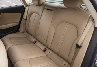 Подержанный автомобиль Audi A7 2013 года (16 фото)