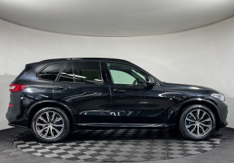 Подержанный автомобиль BMW X5 2020 года (6 фото)