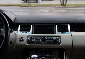 Подержанный автомобиль Land Rover Range Rover Sport 2011 года (10 фото)