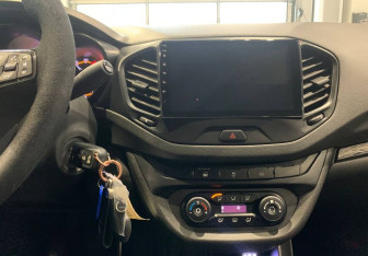 Подержанный автомобиль LADA (ВАЗ) Vesta Sedan 2021 года (16 фото)