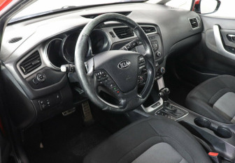 Подержанный автомобиль Kia Ceed Wagon 2014 года (6 фото)