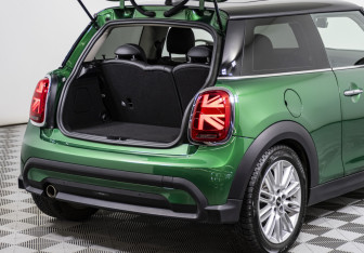 Подержанный автомобиль MINI Hatch 2021 года (19 фото)