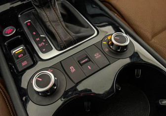 Подержанный автомобиль Volkswagen Touareg 2014 года (15 фото)