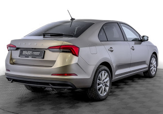 Подержанный автомобиль Skoda Rapid Liftback 2021 года (5 фото)