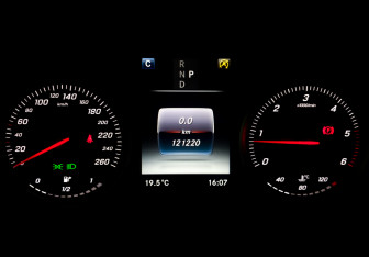 Подержанный автомобиль Mercedes-Benz GLC Coupe 2018 года (13 фото)