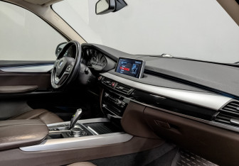 Подержанный автомобиль BMW X5 2018 года (13 фото)
