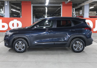 Подержанный автомобиль Kia Seltos 2020 года (8 фото)
