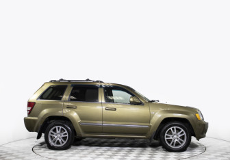 Подержанный автомобиль Jeep Grand Cherokee 2008 года (4 фото)