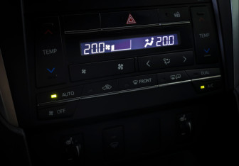 Подержанный автомобиль Toyota Camry Sedan 2015 года (17 фото)