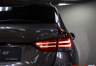 Подержанный автомобиль BMW X1 2013 года (21 фото)