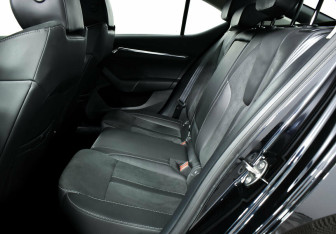 Подержанный автомобиль Skoda Octavia Liftback 2020 года (11 фото)