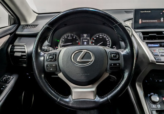 Подержанный автомобиль Lexus NX 2016 года (21 фото)