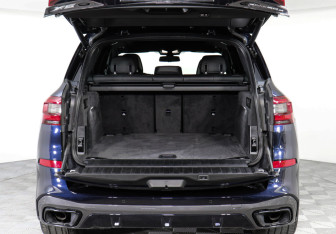Подержанный автомобиль BMW X5 2021 года (9 фото)
