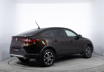 Подержанный автомобиль Renault Arkana 2019 года (5 фото)