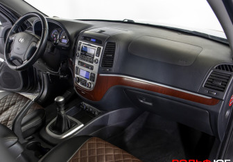Подержанный автомобиль Hyundai Santa Fe 2008 года (7 фото)